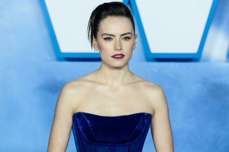 Is Daisy Ridley Gay Or Lesbian? Here Are Facts You Need To Know