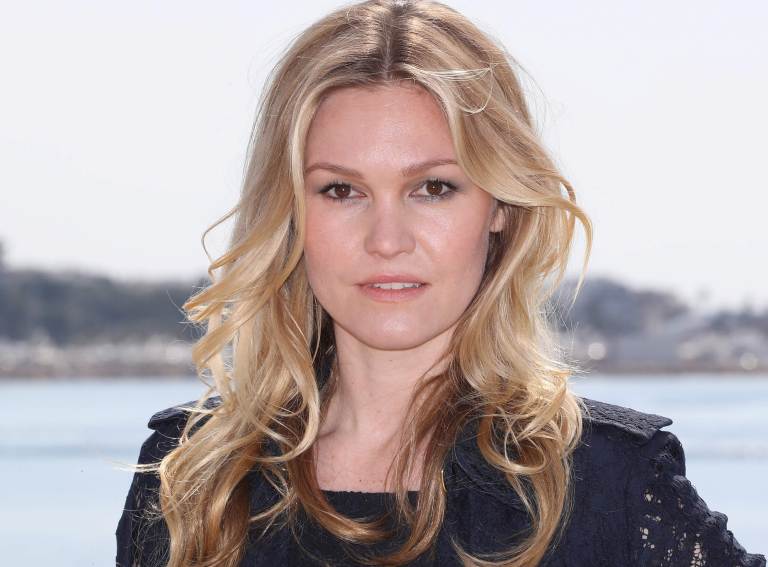 Is Julia Stiles Transgender? Where Is She Now? Married, Husband, Height