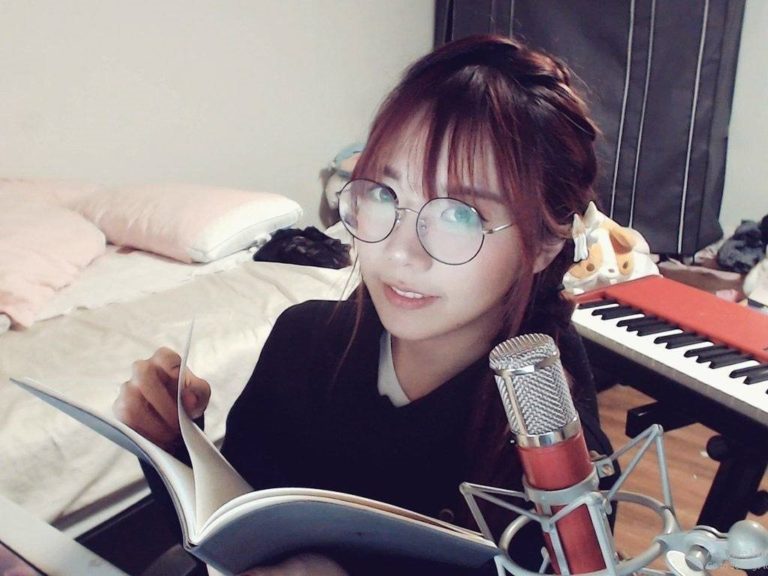 Lilypichu Biography, Age, Boyfriend, Brother, Family and Other Facts
