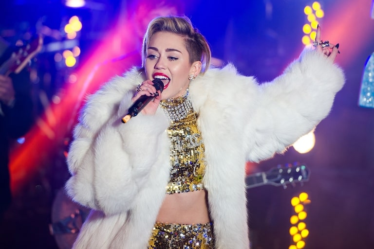 Miley Cyrus Height, Weight And Body Measurements