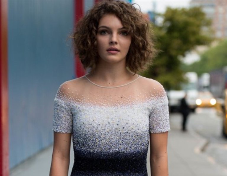 Camren Bicondova Biography, Abs, Age, Height, Relationships and Affairs