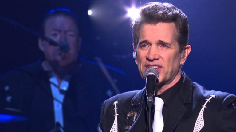 Is Chris Isaak Married, Who is His Wife? His Biography and Net Worth 