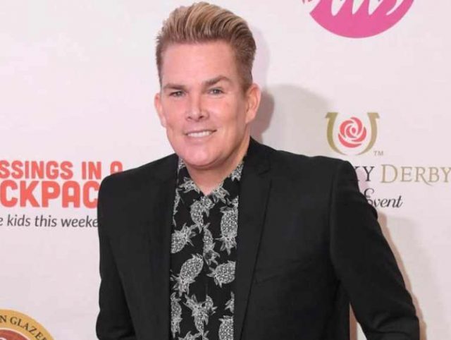 Mark Mcgrath Wife, Kids, Family, Age, Height, Bio, Is He Gay?