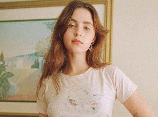 Clairo Bio, Age, Dad, Family, Facts About The Musical Artist
