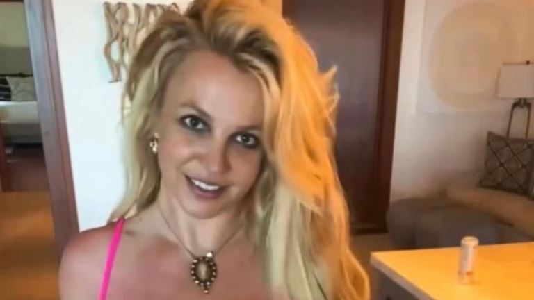 Britney Spears Clarifies: "I'm Not Having a Breakdown!"